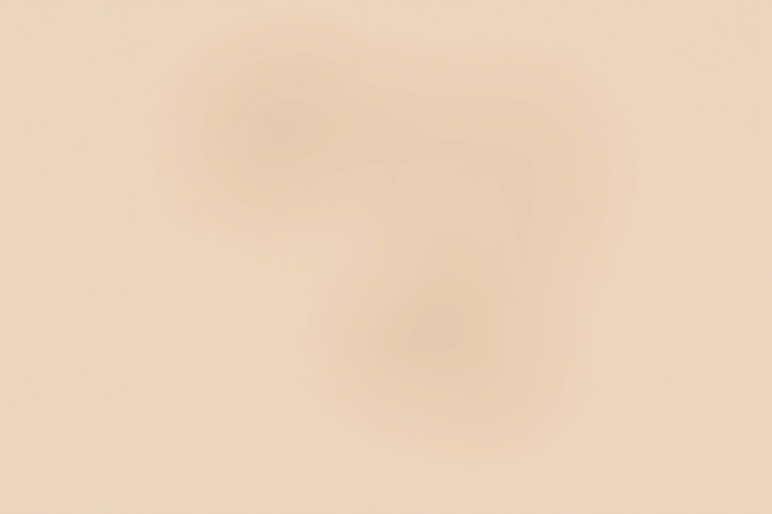 Concealer – Frau trägt Concealer unter den Augen auf